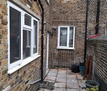 Room in a Shared House, Crewe Place, NW10 - Photo 2