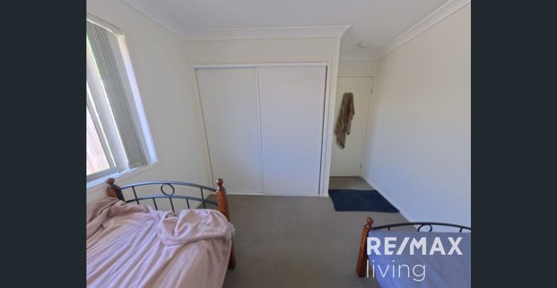 Modern Family Home Offering Space, Comfort & Convenience - Photo 1