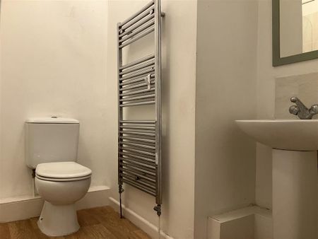 2 bedroom terraced house to rent - Photo 5