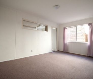 2/8 Burgess Street, Kings Beach, Qld 4551 - Photo 4