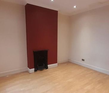 2 bedroom barn conversion to rent - Photo 2