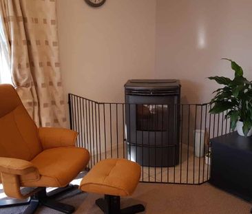 Four Bedroom Family Home! - Photo 5