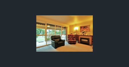 Immaculate Family Home - Photo 5