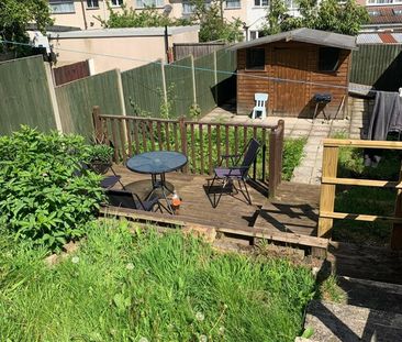 Room in a Shared House, Crest Road, NW2 - Photo 2