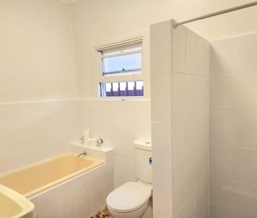 FULLY RENOVATED 3-BEDROOM HOME IN GREAT LOCATION - Photo 2