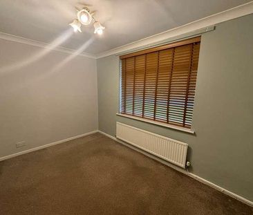 Avaiable Now** Gillars Green Drive, Eccleston, WA10 - Photo 3