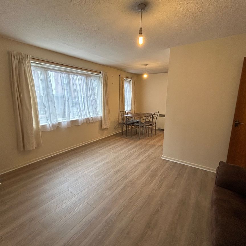 2 Bed Flat, Stretford Road, M15 - Photo 1