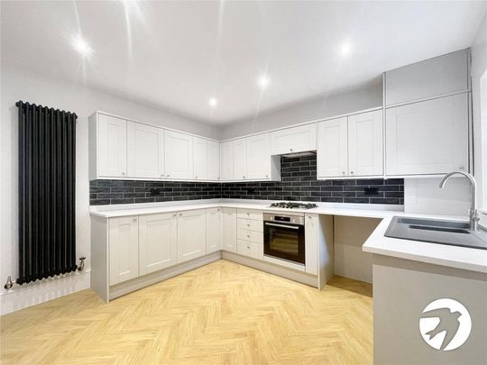 4 bedroom terraced house to rent - Photo 1