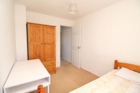 5 bedroom detached house to rent - Photo 3