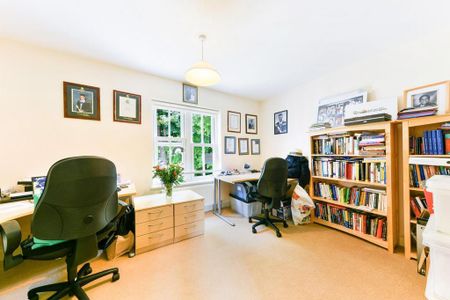 6 bedroom detached house to rent - Photo 5