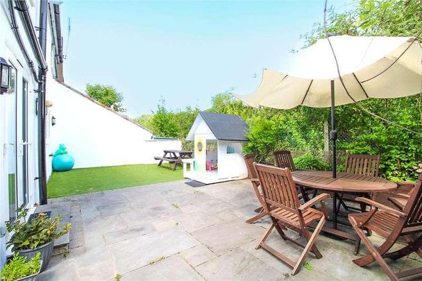 Brighton Road, Coulsdon, CR5 - Photo 1