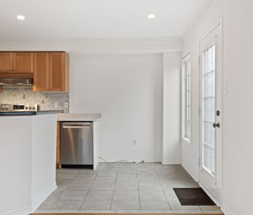 For Lease - 55 Grassland Avenue, Richmond Hill, Ontario - Photo 3