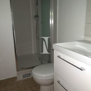 Location Appartement 1 pièce 28m² PARIS 19ème - Photo 2