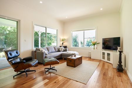 Charming Ewingsdale Cottage Offering Peaceful Country Living Close to Byron Bay - Photo 3