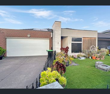 14 Pickering Street, Mickleham, Vic 3064 - Photo 2
