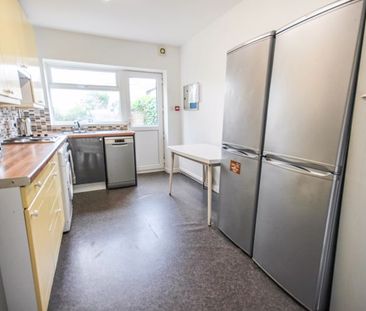 Madison Avenue, Bournemouth - Photo 1