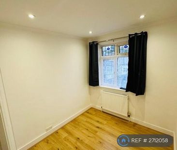 4 bedroom detached house to rent - Photo 3