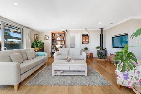 Sunny Manly Living - Coastal Comfort with ... - Photo 4