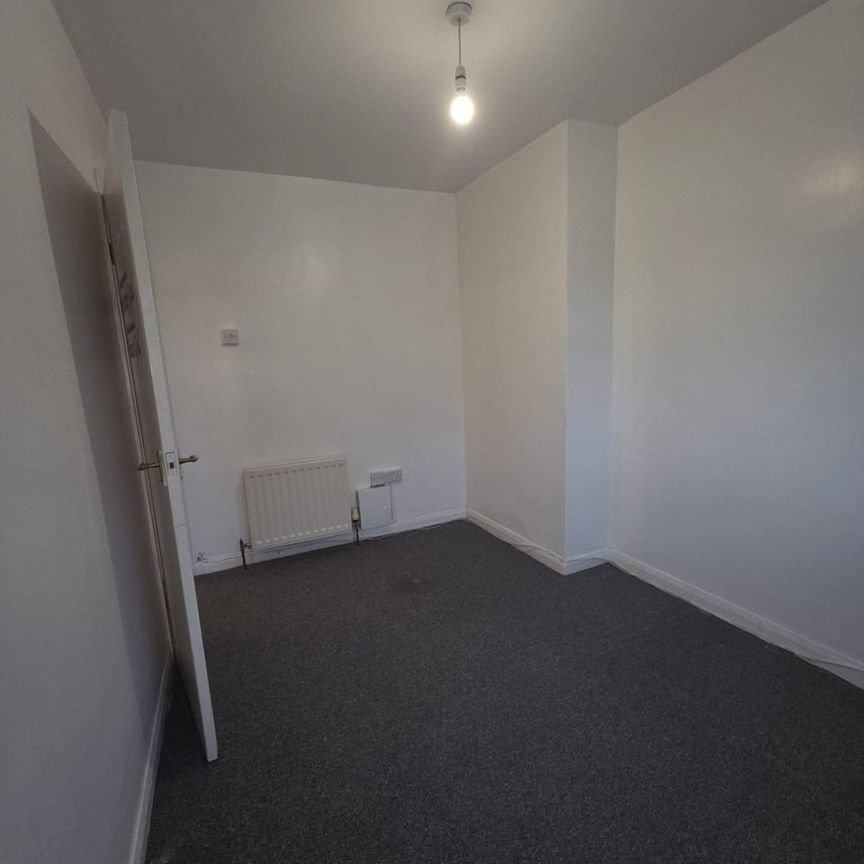 2 Bed Semi-Detached House, Bisley Grove, B24 - Photo 1