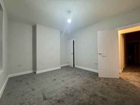 2 Bedroom - Photo 2