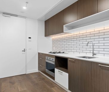 Stylish 1-Bedroom Apartment in Village Avenue, Brunswick East - Photo 2