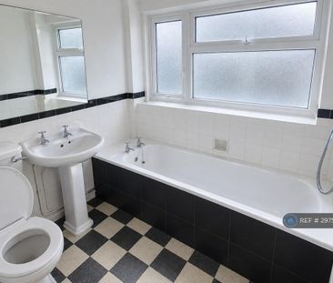 2 bedroom terraced house to rent - Photo 4