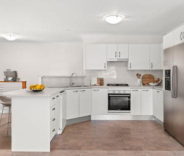 Great Family Home with Northerly Aspect - Lawns and garden maintena... - Photo 2