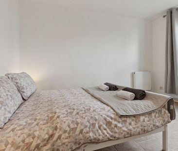 3 bedroom flat to rent - Photo 3