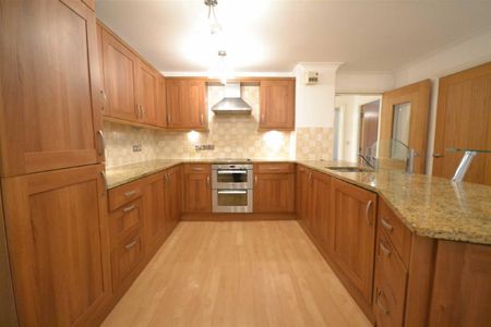 2 bed Apartment for Rent - Photo 2