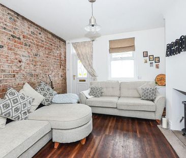 2 bedroom terraced house to rent - Photo 2