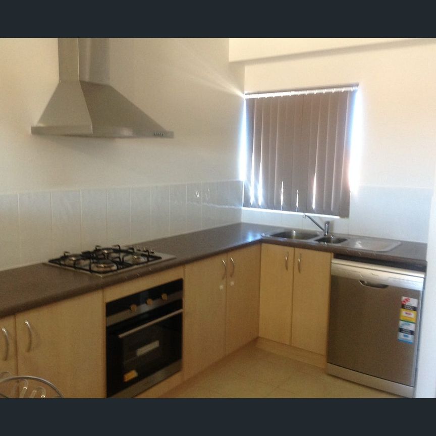6/144 Canna Drive, Canning Vale, WA 6155 - Photo 1