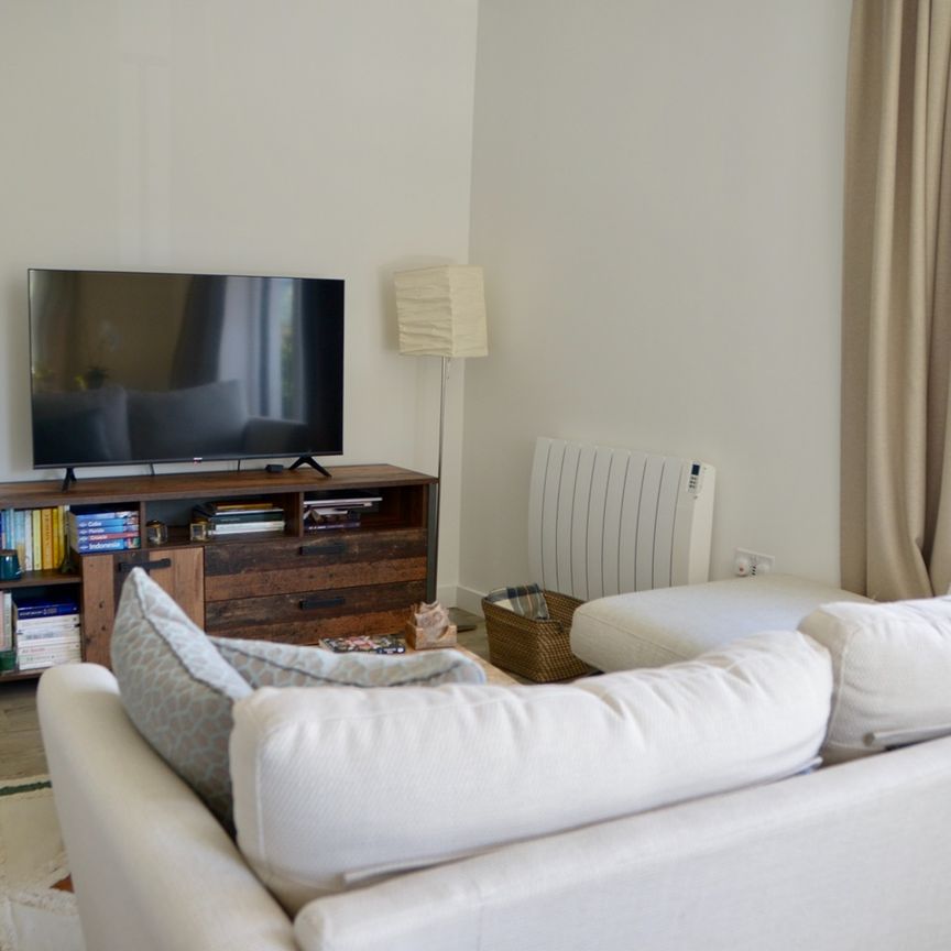 2 Bed Flat, Kington House, SE7 - Photo 1