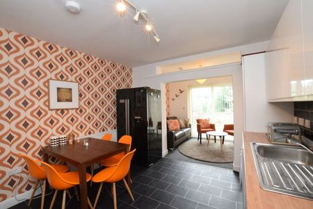 15 Arnesby Road, NG7 2EA, NOTTINGHAM - Photo 2