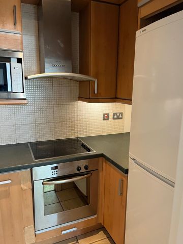 1 Bed Flat, The Mall, W5 - Photo 4