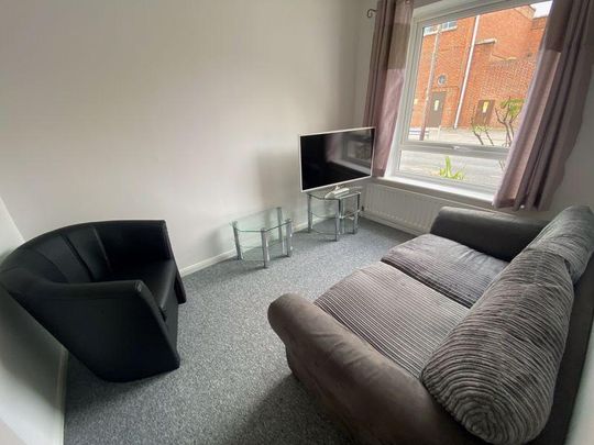 4 bedroom house share to rent - Photo 1