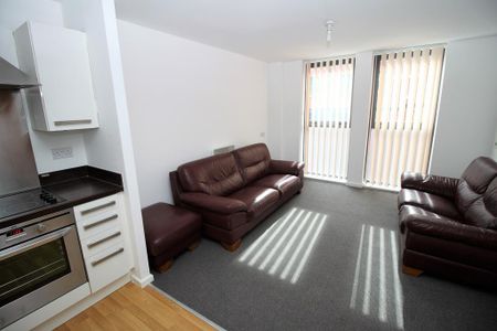 2 bedroom flat to rent - Photo 2