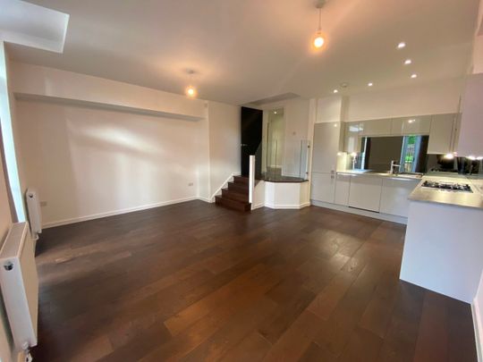 2 Bed Flat, Queens Drive, N4 - Photo 1