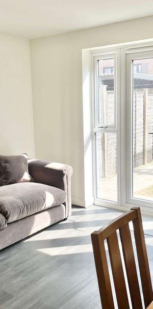 Stratford House Road Ensuite - Photo 1