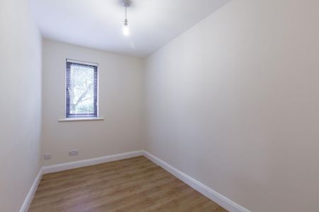 2 bedroom ground floor flat to rent - Photo 4