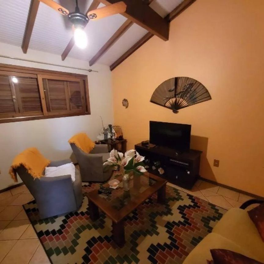Casa com 3 quartos e 200m² para alugar em Auxiliadora, Porto Alegre. - Foto 1