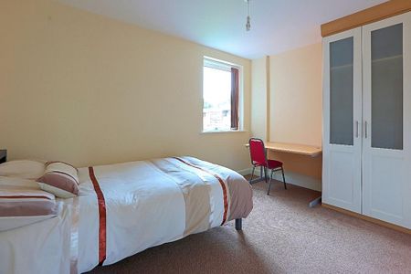 4 bedroom apartment to rent - Photo 5