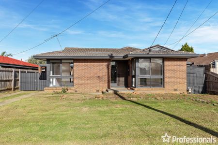 35 Oldershaw Road, Melton VIC 3337 - Photo 4