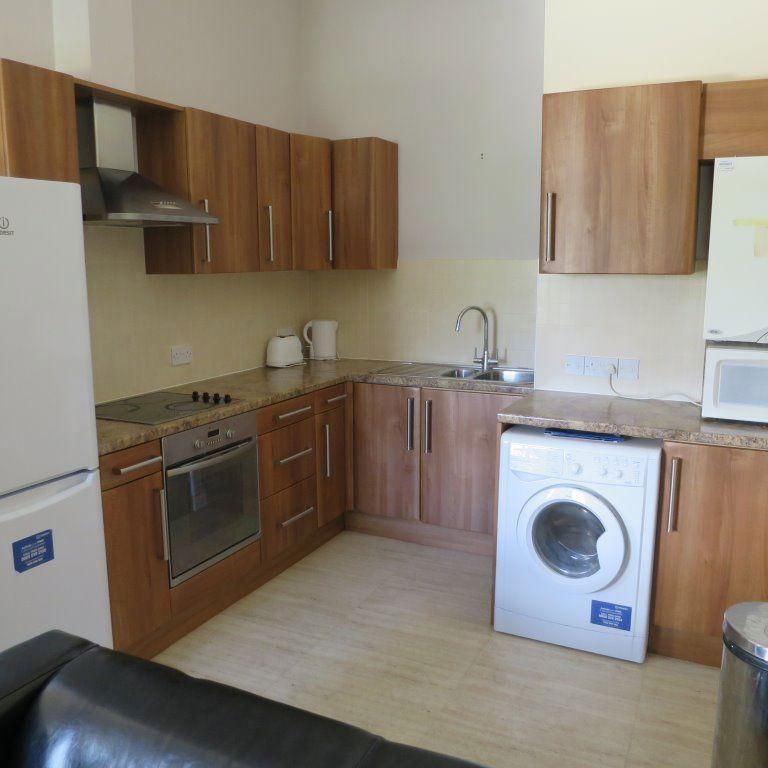3 bedroom flat to rent - Photo 1