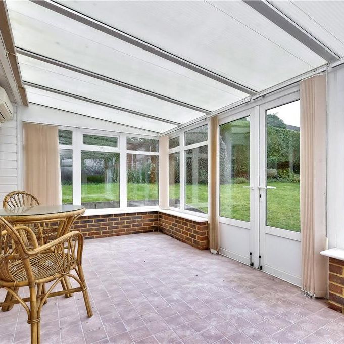 2 bedroom bungalow to rent - Photo 1