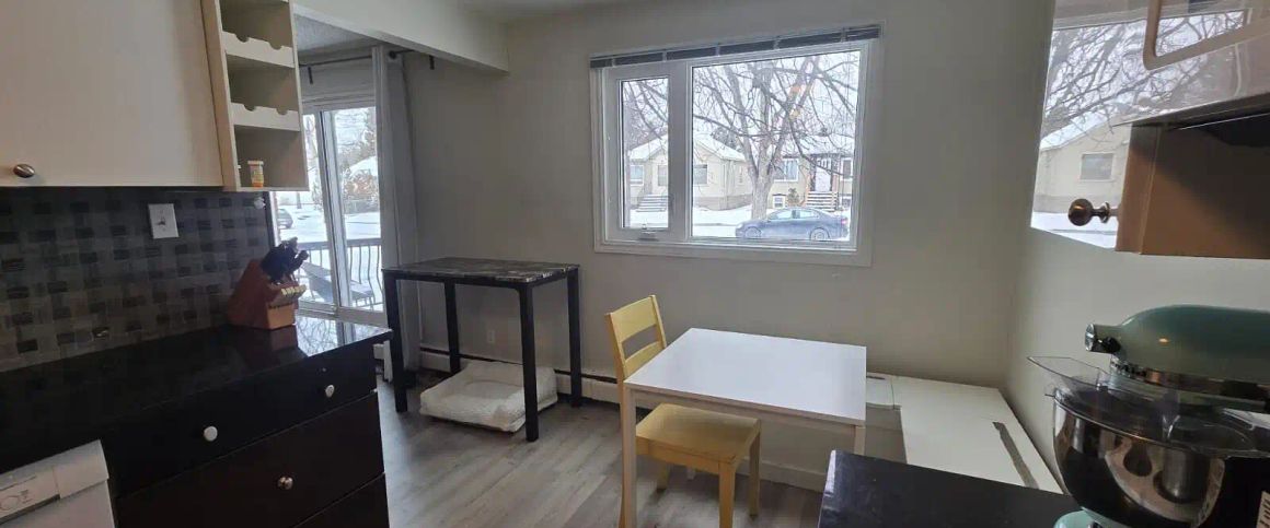 3-Bedroom Apartment for Rent Near the University of Alberta — 3 Bedrooms Fourplex - Photo 1