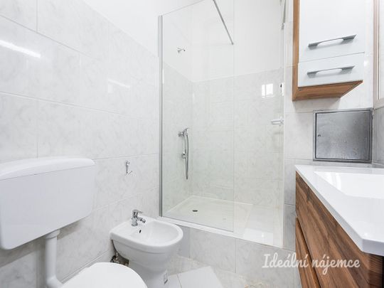 Pronájem bytu 1+kk 22 m² - Photo 1
