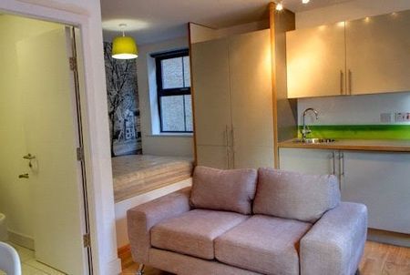 67 Newsome Road, Huddersfield, HD4 - Photo 2