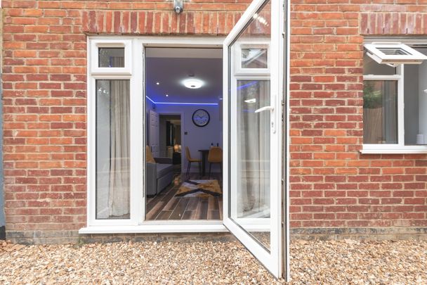 2 Bed Flat, Gables Lodge -, RG1 - Photo 1