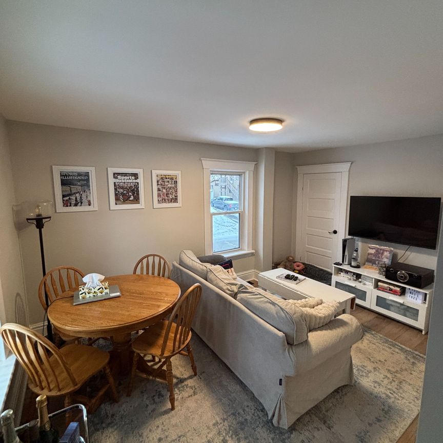 For Lease - 324 Andrew Street Unit# Upper, Newmarket, Ontario - Photo 1