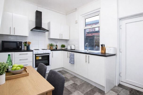 2 bedroom House To Let Total Size: 711 SQ FT - Photo 1